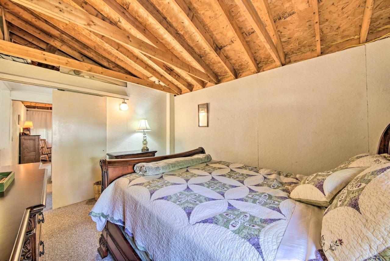Rustic Retreat Across From Lake Family Friendly! Union Exteriér fotografie