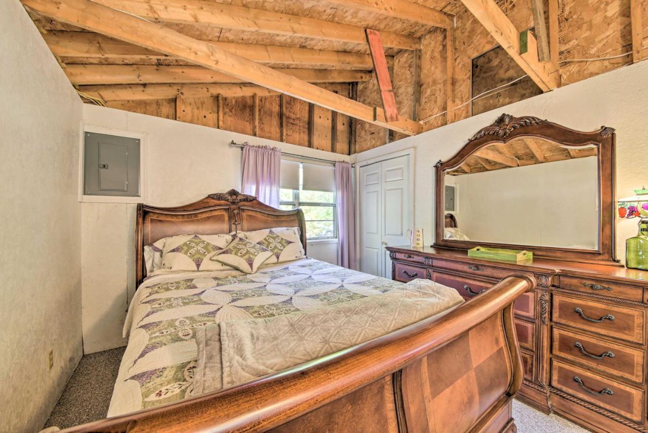 Rustic Retreat Across From Lake Family Friendly! Union Exteriér fotografie